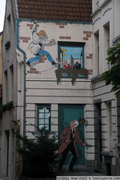 Comic en Bruselas
Mural Tibet & Duchâteau - Ric Hochet
