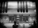 Orando en el templo del Buda de Jade (en blanco y negro)