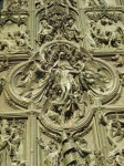 Relieve dibujado en la puerta del Duomo