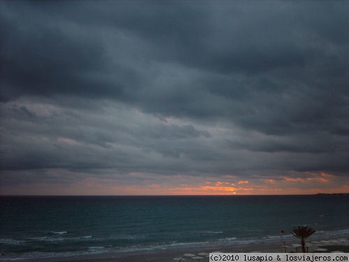 Amanecer
Amacecer con tormenta incluida
