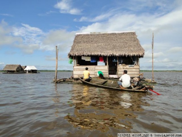 barrio de Belén, Iquitos
la gente mas humilde del pueblo vive en casas flotantes en el Amazonas. No pagan impuestos ni reciben ayudas
