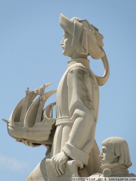 monumento a los descubrimientos, Lisboa
primer plano de Pedro de portugal, duque de Coimbra
