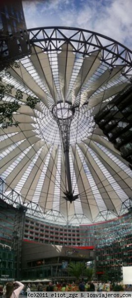 carpa del Sony center
panoramica vertical
