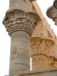 capiteles del templo de Adriano