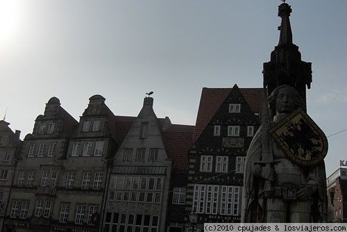 Marktplatz y estatua de Rolando (Bremen)
Plaza del Mercado de Bremen con la estatua de Rolando (10, 21 metros) son patrimonio de la humanidad por la UNESCO
