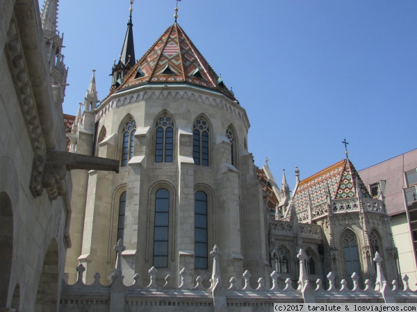 Iglesia de Matías, Budapest
Detalle de la cubierta de azulejos de colores vidriados. Una joya.
