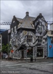 Casa grafiteada en el centro de Reykjavik, Islandia