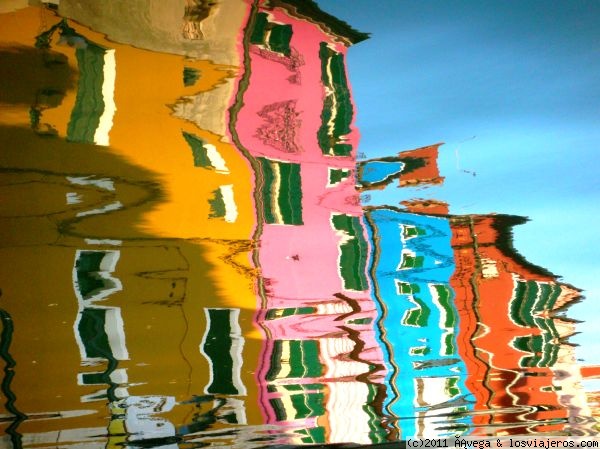 Reflejos en el canal, Burano - Italia
Reflections on the channel - Italy