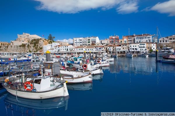 Ciutadella,  Menorca - Islas Baleares
Ciutadella es la ciudad más occidental de la isla de Menorca. Su casco antiguo es una pequeña ciudad fortificada. El Puerto de Ciutadella ya operaba en la Edad Media.
