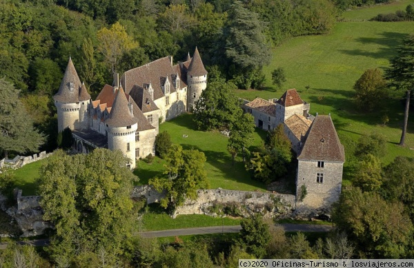 Castillo o Château de Bridoire - Ribagnac, Dordoña, Nouvelle-Aquitaine, Francia
Situado en el corazón de los viñedos Monbazillac, 12 km al sur de Bergerac, en un entorno magníficamente preservado, Castillo de Bridoire es un castillo medieval del siglo XV.  Es de propiedad privada pero visitable. Foto de la Oficina de Turismo de Dordoña-Perigord.
