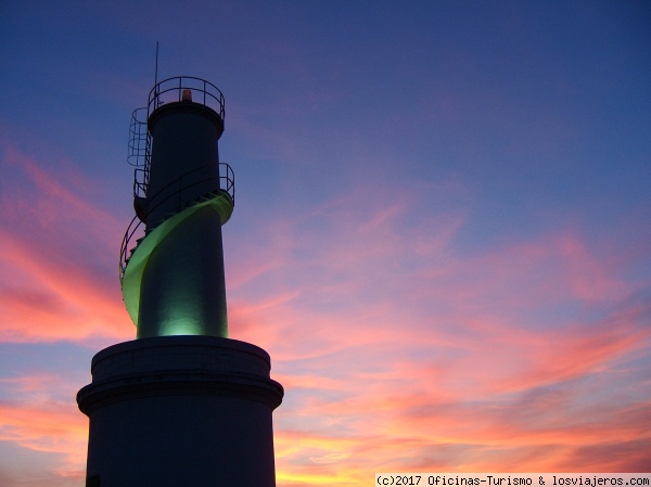 Faro de La Savina en Formentera
El faro de La Savina se encuentra en el puerto del mismo nombre.
