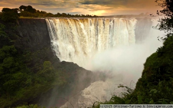 Cataratas Victoria II
Vista de las cataratas Victoria. Foto cedida por la Oficina de Turismo de Zimbabwe.
