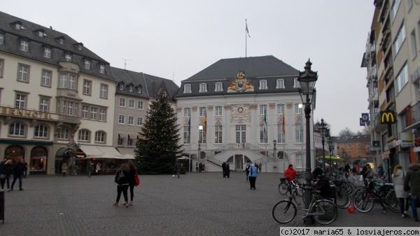 Markt platz Bonn
Markt Platz Bonn, al fondo se aprecia el edificio del Bundesstadt - Altes Rathaus
