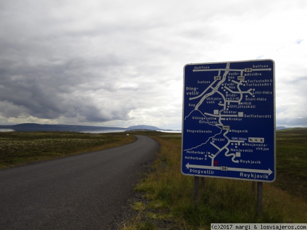 Señal de tráfico en Islandia
Orientarse en Islandia no es fácil... y no solo por el idioma
