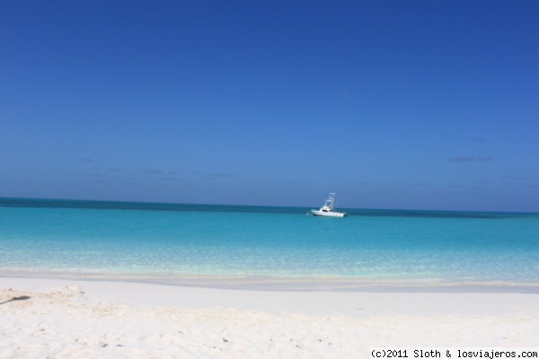 Bahamas Long Island
Playa Long Island Bahamas perspectiva de frente
