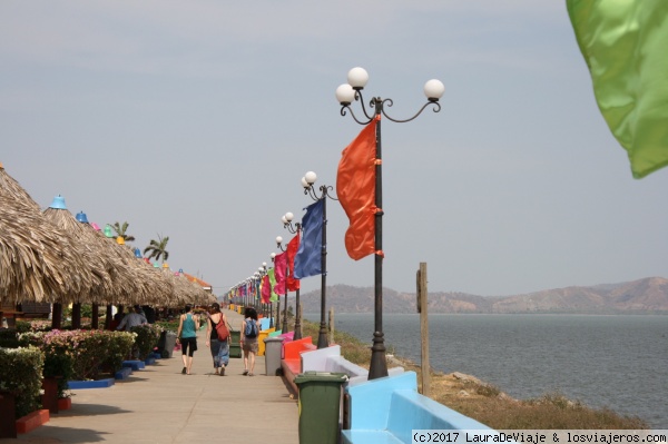 Paseo marítimo en Managua (2016)
zona de paseo en Managua, capital Nicaragua. Zona tranquila comparada con el bullicio y la mala prensa del resto de la ciudad. Hay que pagar entrada
