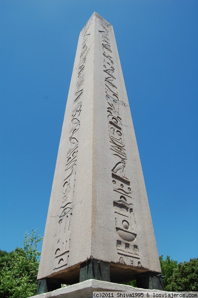 Obelisco de Teodosio en Estambul
Obelisco egipcio de 1500 a.C., situado en el antiguo hipódromo.
