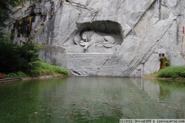 Monumento al León en Lucerna
Tallado en la roca se encuentra esta figura del león moribundo en un pequeño parque de Lucerna.
