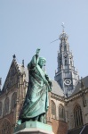 Estatua de Laurens Jansz Coster en Haarlem
Coster Bavokerk Haarlem Holanda Holand