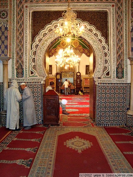 Mezquita
Interior de una de las mezquitas mas antiguas de Fez y Marruecos
