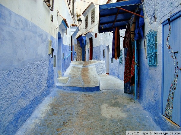 Calles Azules
tipicas calles con su tono azul y peculiares decoraciones en sus puertas, en Chaouen
