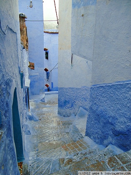 Calles
coloridas calles de un tono azul que le dan un encanto especial a Chaouen
