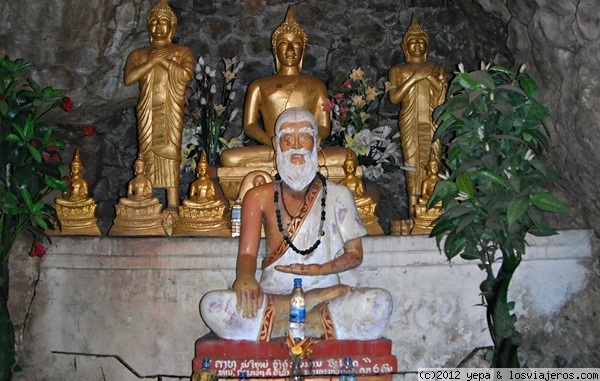 El Monje
Curiosa imagen a diferencia de las tipicas doradas en el monte Phu Si en Luang Prabang
