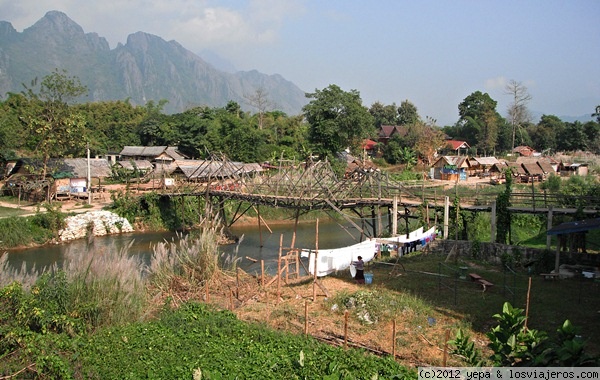 Vang Vieng
Centro del pueblo a orillas del rio en Vang Vieng
