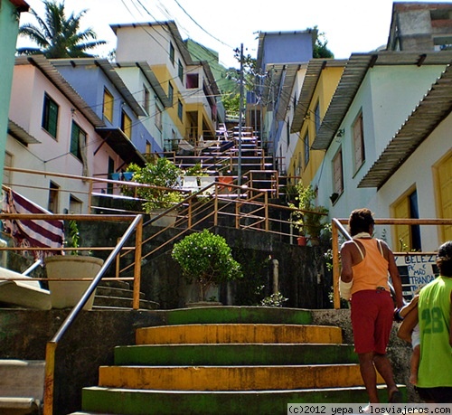 Escaleras
curiosos barrios con estas escaleras en la ciudad de Salvador de Bahia
