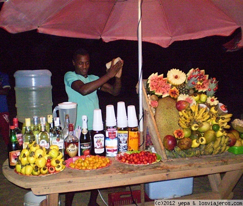 Rico, Rico!!
Por la noche, en la playa de Gamboa, puedes disfrutar de un tipico cocktail brasileño
