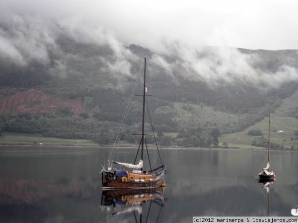 Barco en Glen Coe
Barco en el embarcadero de Glen Coe - Escocia
