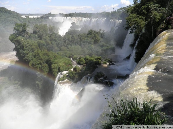 Cataratas de Iguazú
Vista superior de los saltos del lado argentino de las Cataratas de Iguazú
