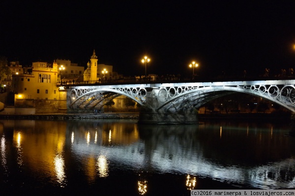 Puente de Triana - Sevilla
Vista nocturna del Puente de Triana
