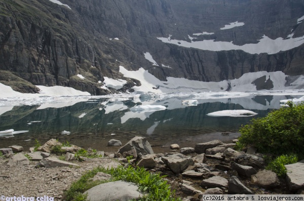 Iceberg Lake
Este hermoso lago con icebergs se encuentra en Glacier National Park en el norte de Usa, casi con la frontera de Canadá. De hecho ambos países comparten la gestión de este espacio natural.
