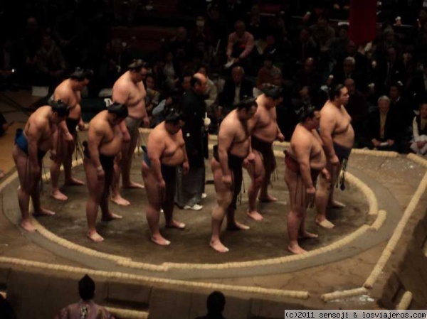 Luchadores de sumo
Competición de sumo celebrada en Tokio, presentación de los luchadores
