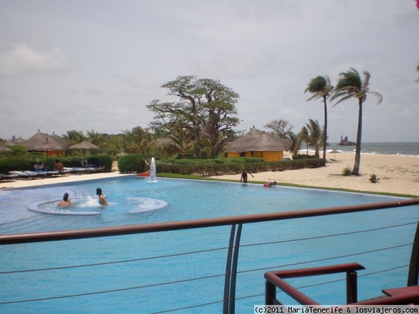 Senegal - Delta de Saloum - hotel Royal Lodge, en Sine Saloum
Un hotelazo con absolutamente nada alrededor.
El típico rincón perdido para desconectar el móvil y descansar.
