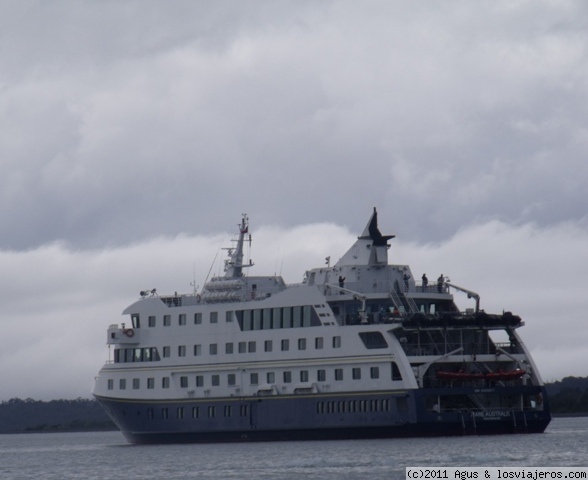 Mare Australis
Barco que sale desde Castro, en la Isla Grande de Chiloé, rumbo a la Laguna San Rafael. El viaje dura 5 días y tiene un valor aproximado de 600 euros.
