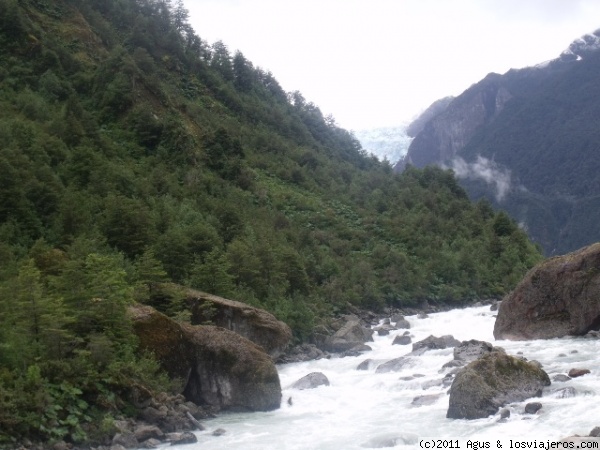 Ventisquero Queulat. XA Región Chile
Parque Nacional Queulat en la carretera austral de Chile, Décima Primera Región, ruta que une Puyuhuapi con 
 Puerto Cisne y/o Coyhaique. El Parque es precioso, existen tres rutas para ver el ventisquero.
