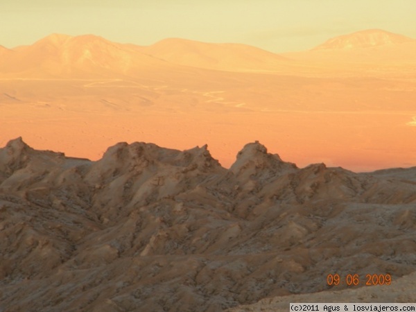 Valle de la Luna amarilla
Los colores del paisaje cambian muy rápido, de amarillos suaves a rojos intensos, los cerros se ven muy lindos.
