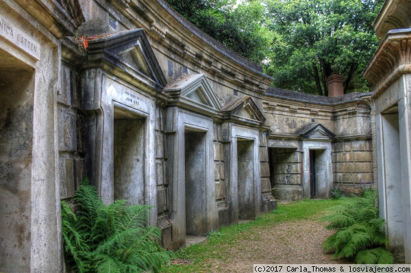 Cementerio de Highgate
Cementerio de Highgate en Londres. Un sitio increíble con una mezca de romanticismo y decadencia tétrica no apto para cardíacos.
