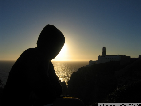 Puesta de sol en San Vicente
Atardecer en el Cabo de San Vicente. Después de una larga jornada, una placentera vista de la puesta de sol en un sitio privilegiado.
