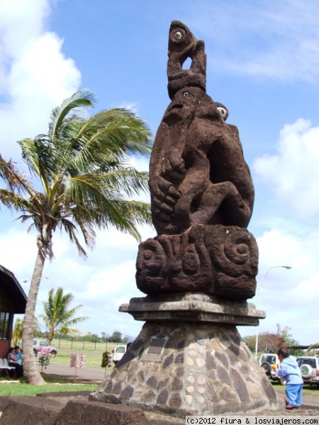 Escultura en Aeropuerto Rapa Nui
Escultura en aeropuerto representando a Tangata Manu u hombre pájaro
