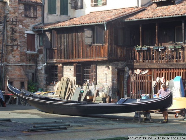 Reparación de Gondolas en San Trovaso
En el barrio Dorsoduro, unos de los pocos talleres de reparación de góndolas en Venecia.
