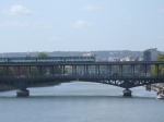 Metro sobre puente Bir Hakeim