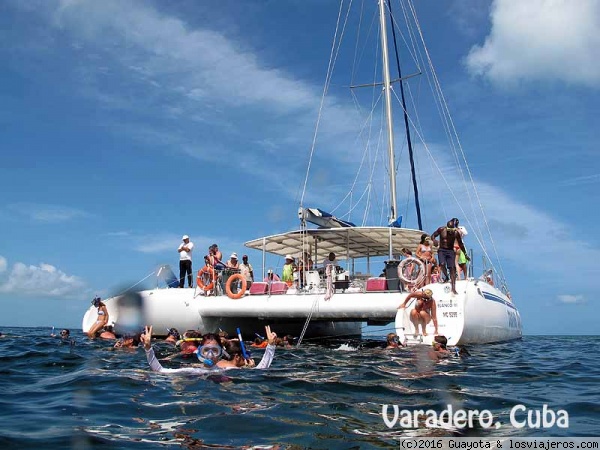 CAYO BLANCO. VARADERO. CUBA
EXCURSIÓN EN CATAMARÁN A CAYO BLANCO. QUIZÁS UN POCO TURISTADA PERO ES PERFECTO PARA PASAR UN DÍA ENTRE LA AVENTURA DE LA NAVEGACIÓN Y EL ASUETO DE LA PLAYA.
