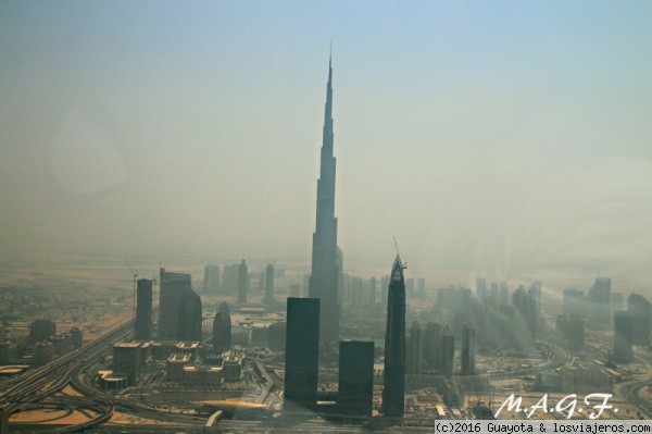 BURJ KHALIFA. DUBAI
Poco más que decir de lo que esta a la vista. Uno se pregunta cómo es posible hacer algo así.
