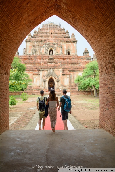 Bagan
Caminado por los templos
