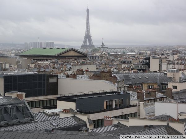 Vistas desde la terraza de Galerías Lafayette
Otro sitio con excelentes vistas sobre París. Al fondo la Torre Eifel
