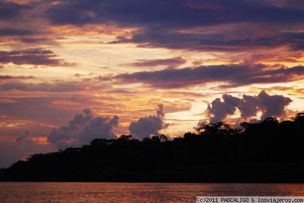 ATARDECER AMAZONAS
CÓMO NO SER FELIZ VIENDO ÉSTE BELLO ATARDECER EN EL AMAZONAS - PERU
