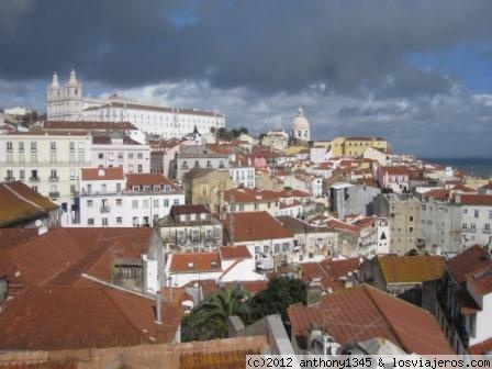 Lisboa
Vista de Lisboa desde el Mirador das Portas do Sol. Se ven el Panteón y la iglesia de Sao Vicente de Fora
